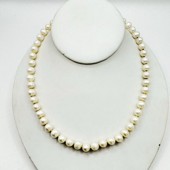 Freshwater Pearl Necklace 17” Classic Minimalist Classy Bridal Wedding - Picture 2 of 9